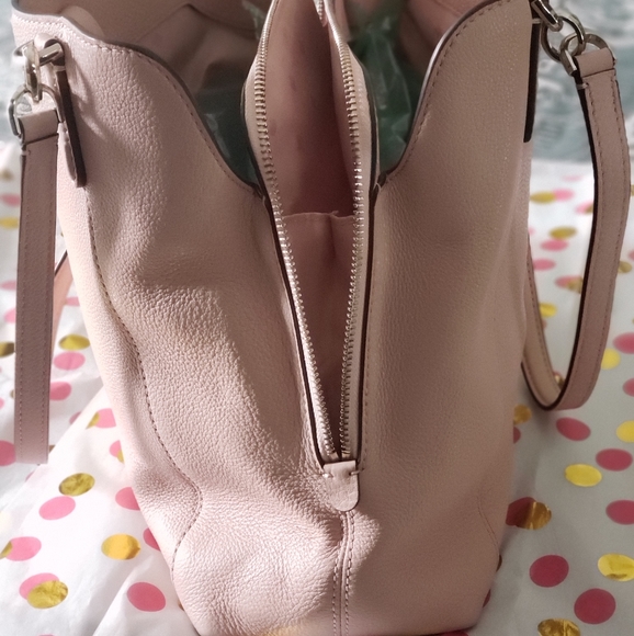 KATE SPADE โ ๏ธ NEW YORK TEXTURED GRAIN LEATHER SHOULDER BAG (LARGE) ..LT PINK ๐ - Picture 5 of 11